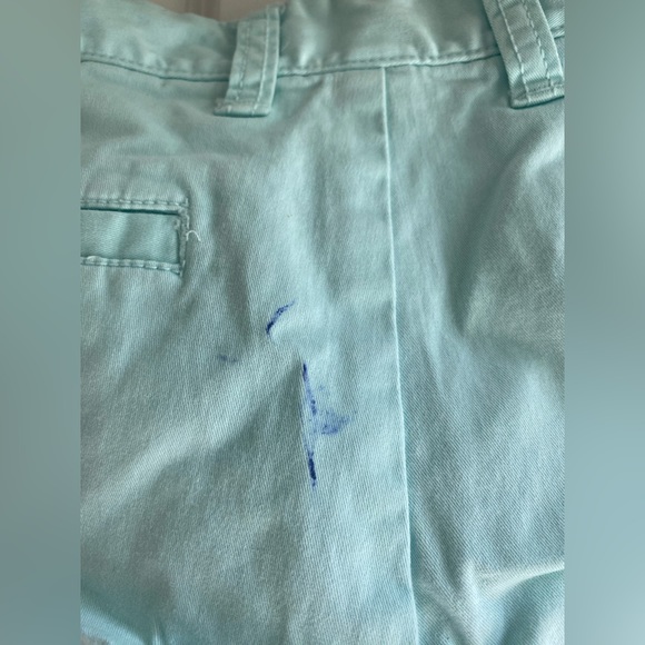 KHAKIS by Gap girlfriend shorts with pen stain!! Size 2 - Picture 2 of 5